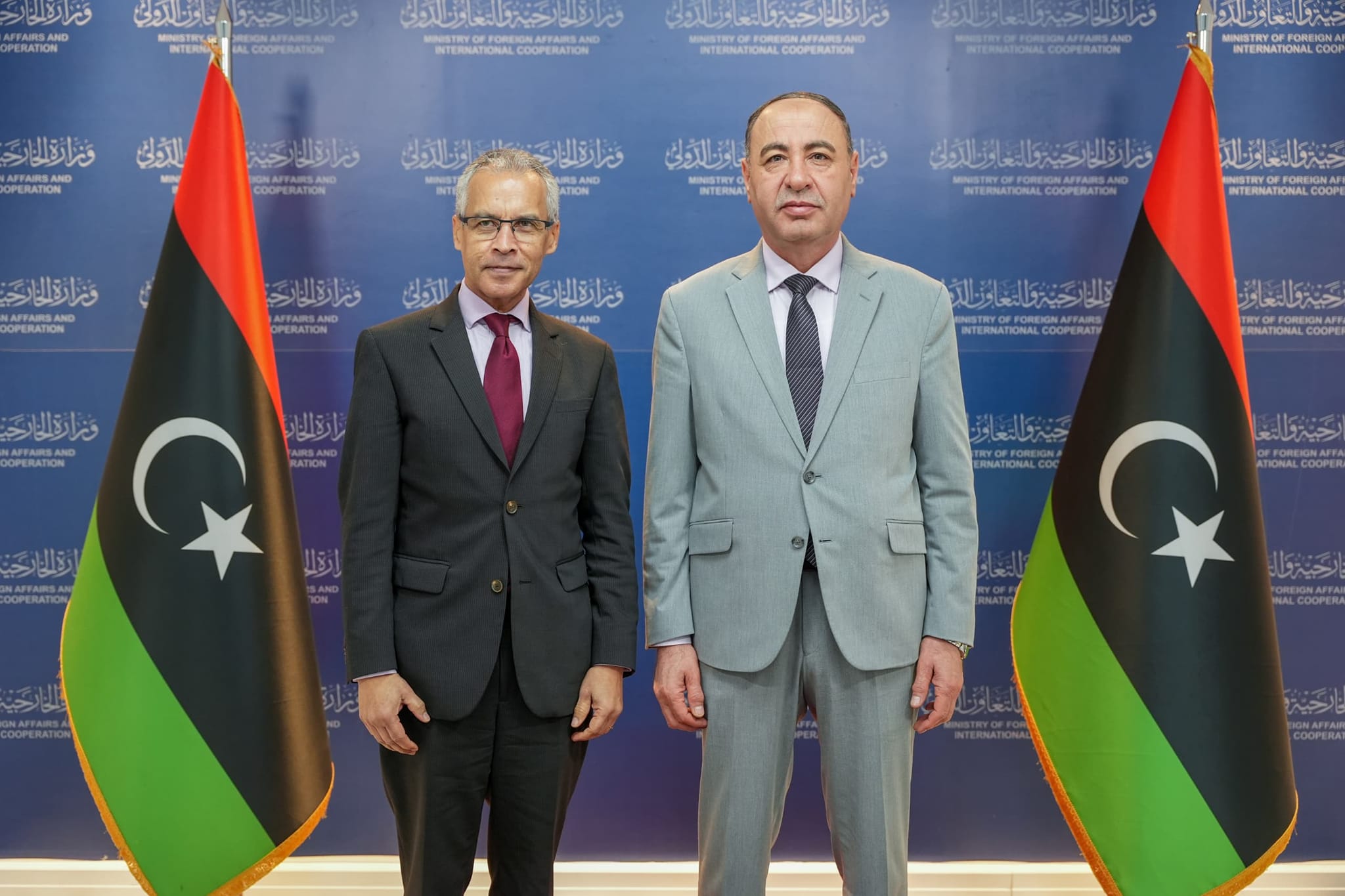  الباعور وسفير فرنسا لدى ليبيا يناقشان آخر المستجدات السياسية والموضوعات ذات الاهتمام المشترك .
