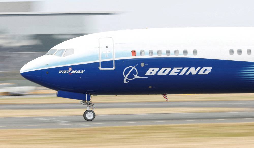 شركات الطيران تتخطى الرئيس التنفيذي لشركة صناعة الطائرات بوينغ .