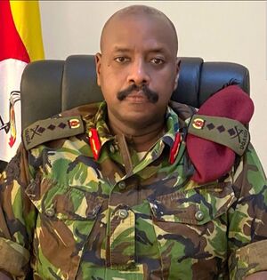 الرئيس الأوغندي يعين ابنه قائدا للجيش .