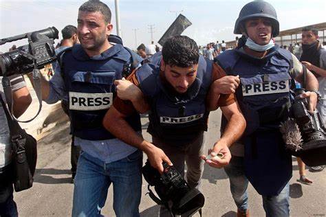نقابة الصحفيين الفلسطينيين تدعو المؤسسات الدولية لمتابعة الجرائم التي يتعرض لها الصحفيين.