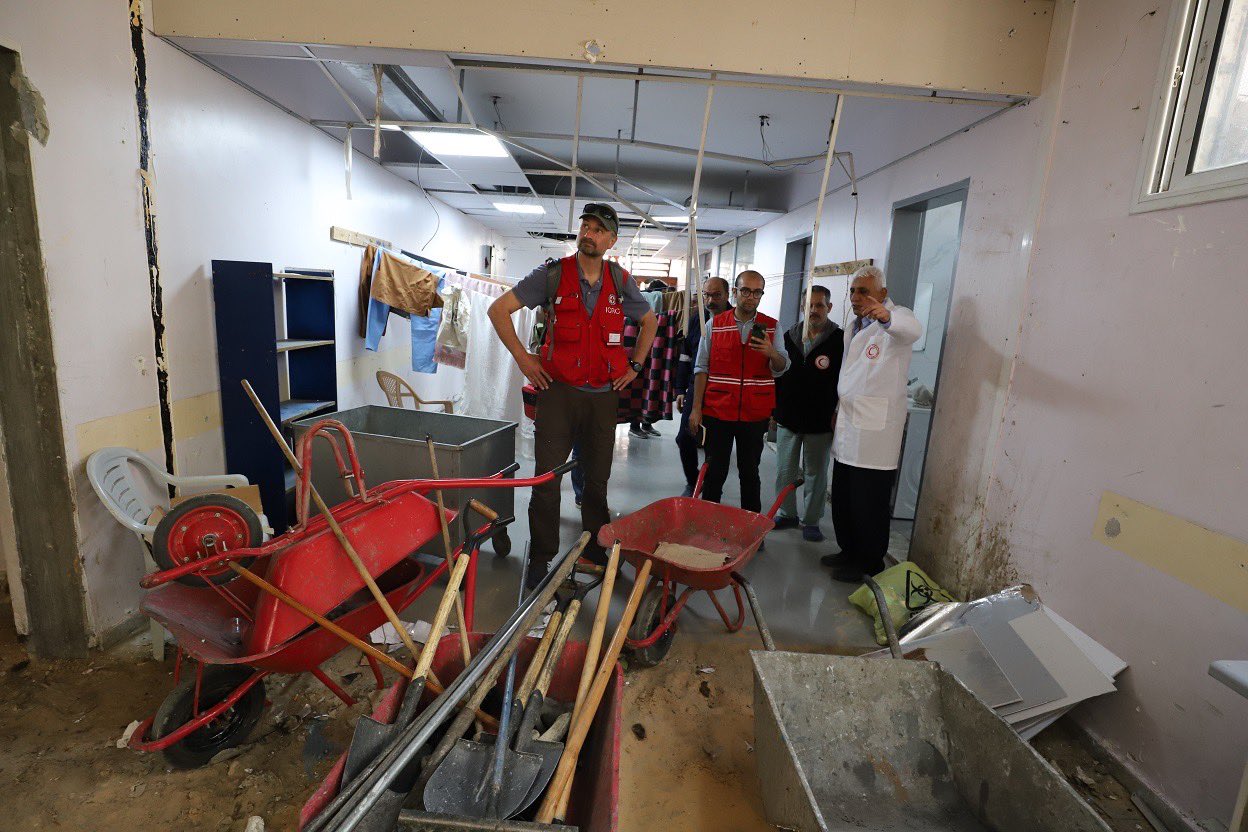  الهلال الأحمر الفلسطيني يعلن خروج مستشفى الأمل في خان يونس جنوب غزة  عن الخدمة    