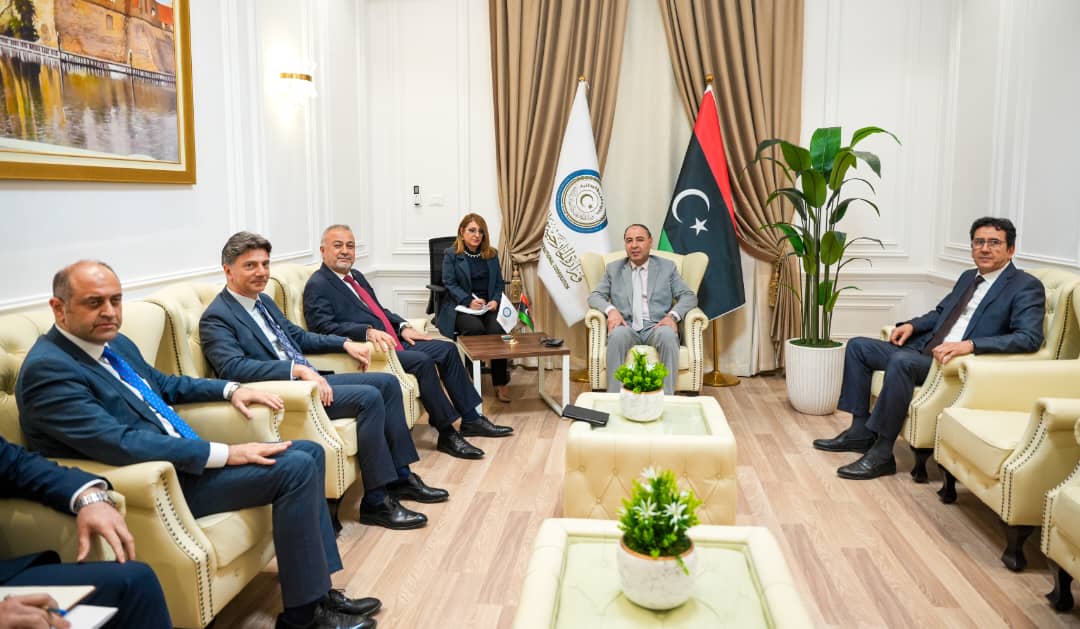 المكلف بتسيير أعمال وزارة الخارجية  يستقبل نائب مدير عام  شمال أفريقيا والشؤون السياسية  بوزارة الخارجية التركية  .