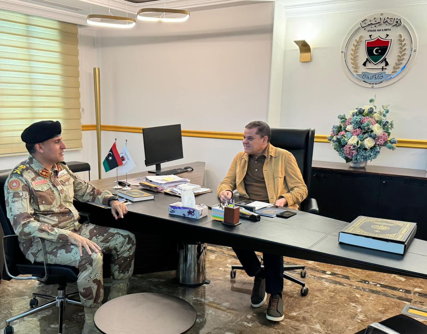 Al-Dabaiba discusses with the Assistant Chief of General Staff the security situation in the Ras Jadeer border region