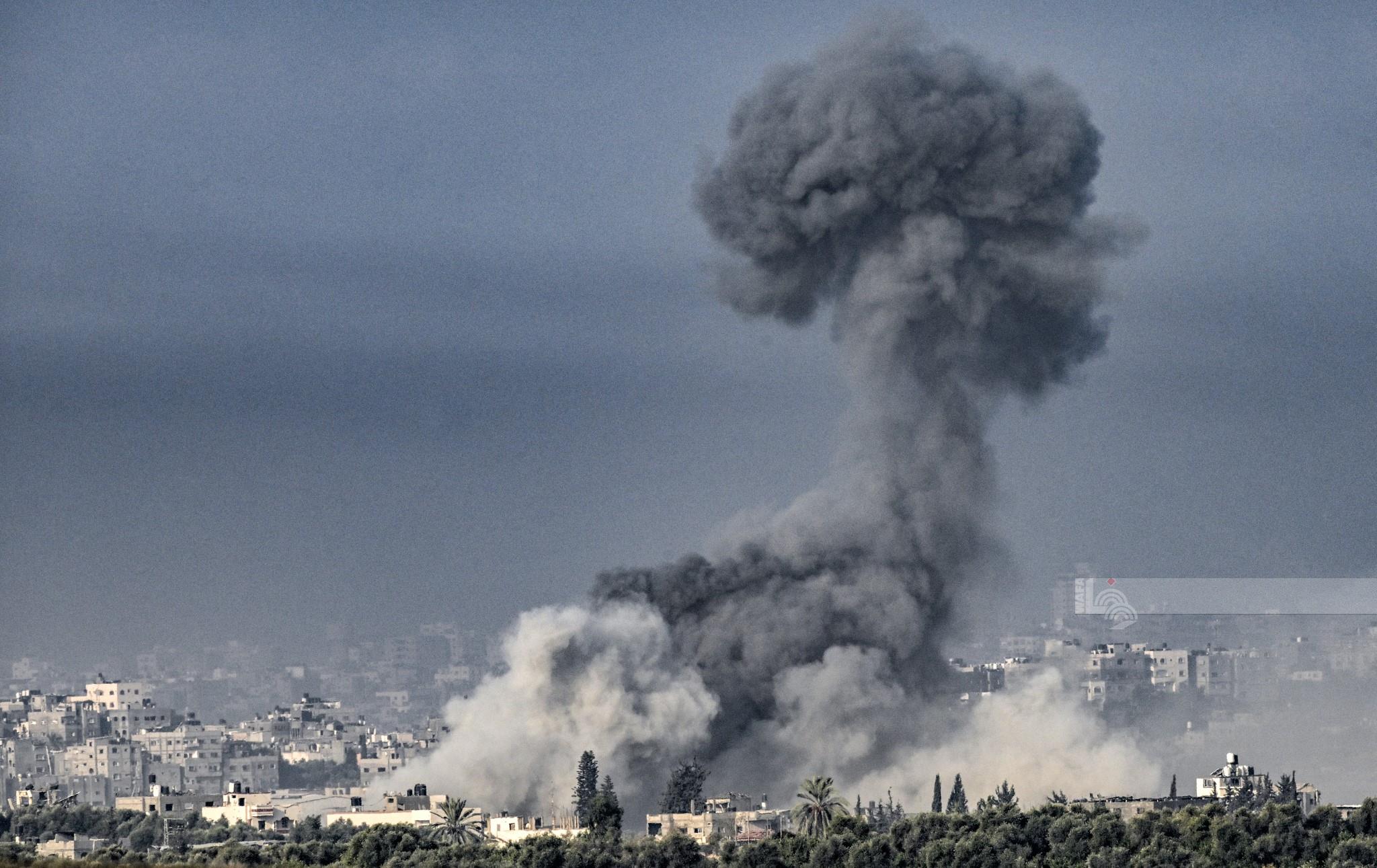 ارتفاع حصيلة الشهداء في قطاع غزة إلى 33037 والإصابات إلى 75668 منذ بدء العدوان. 