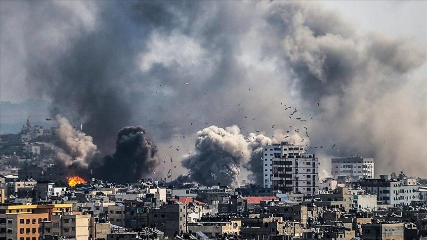 شهداء ومصابون في غارات وقصف مدفعي للطيران الحربي لاسرائيلي لمدينتي خان يونس ورفح جنوبي القطاع. 