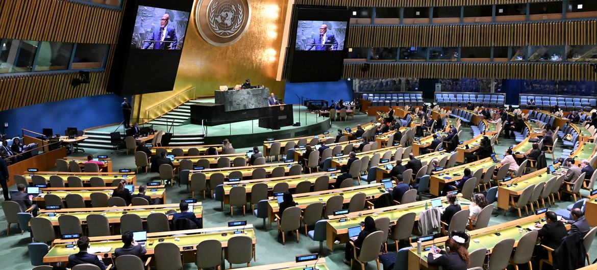 الجمعية العامة للأمم المتحدة تبحث اليوم استخدام الفيتو من كل من روسيا والصين ضد مشروع قرار لوقف إطلاق النار في غزة.