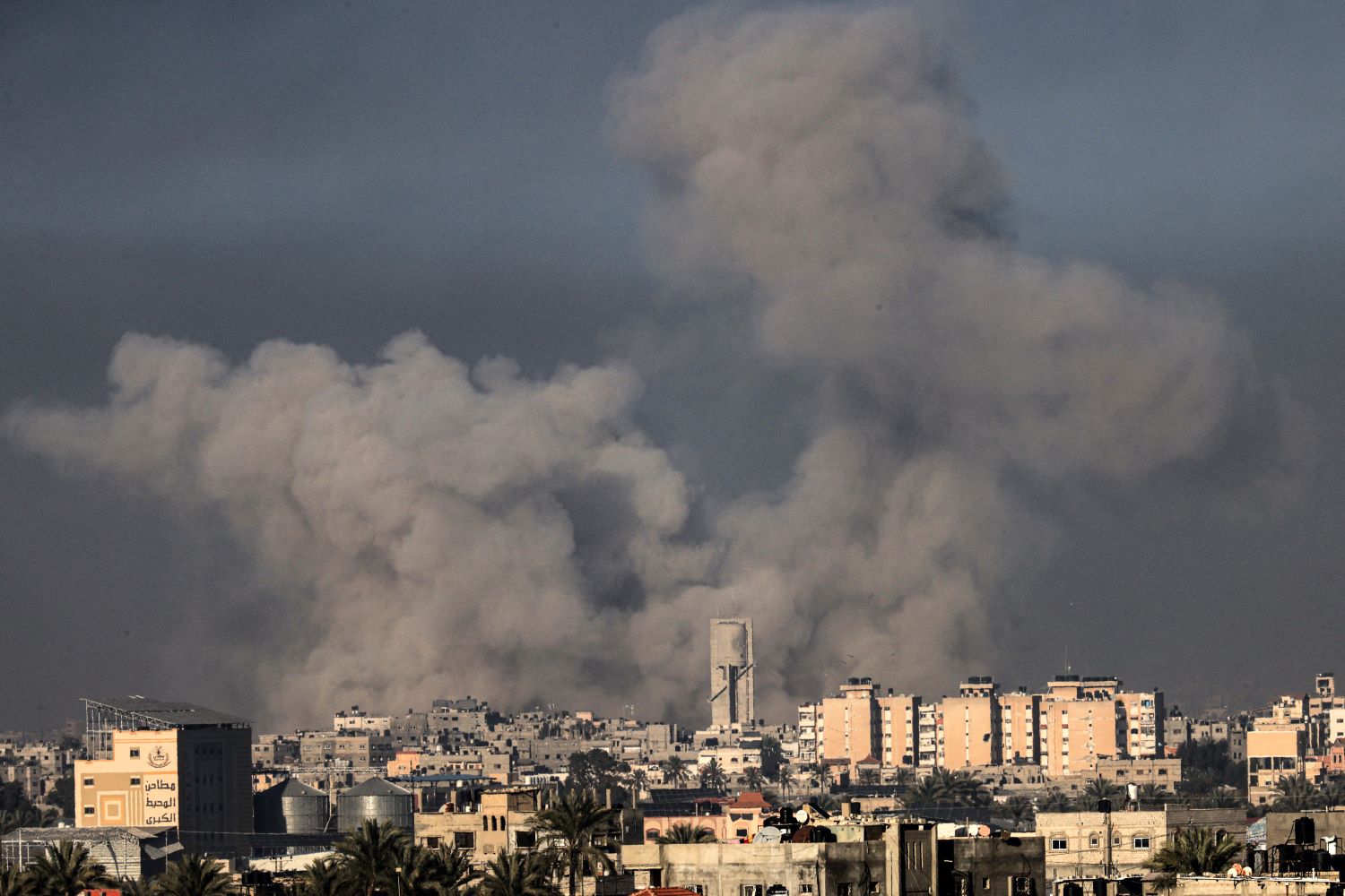 ارتفاع حصيلة الشهداء في قطاع غزة إلى 33,729 والإصابات إلى 76,371 منذ بدء العدوان.