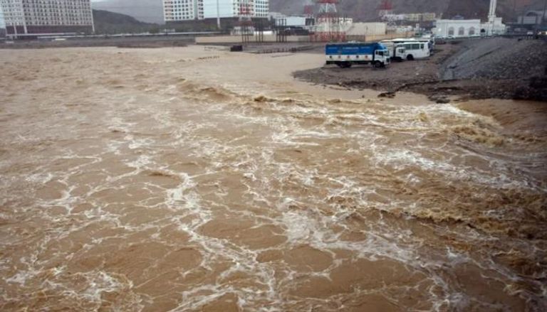 فيضانات وسيول مدمرة تجتاح سلطنة عمان .
