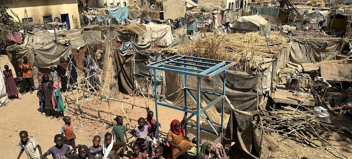 تورك : الشعب السوداني تعرض لمعاناة لا توصف خلال النزاع الذي اتسم بهجمات عشوائية في مناطق مكتظة بالسكان .