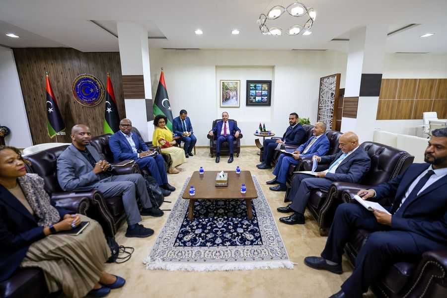 الباعور يناقش مع الأمين العام التنفيذي لوكالة الاتحاد الأفريقي للتنمية  النيباد التعاون بين  ليبيا  و النيباد  في عدد من القطاعات الاقتصادية والتنموية .