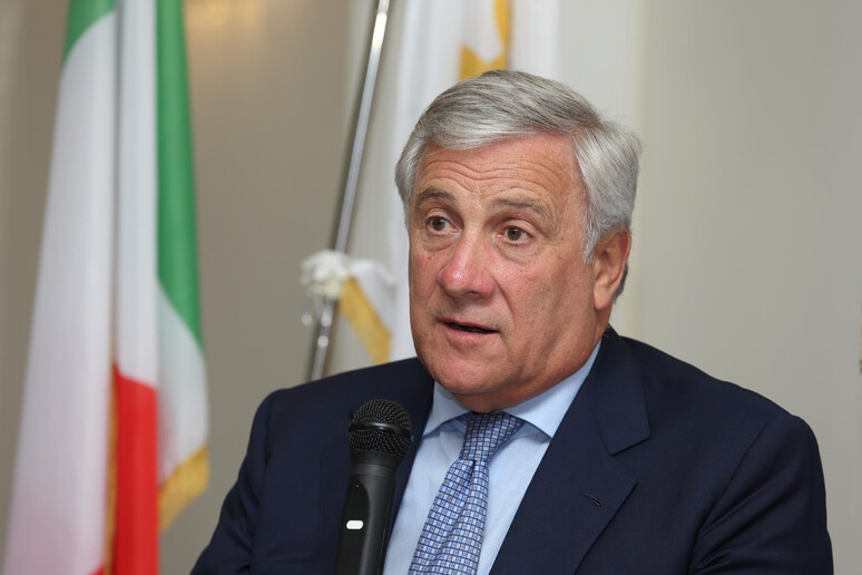 وزير الخارجية  الإيطالي يؤكد أن الوقت حان لوقف إطلاق النار في قطاع غزة.