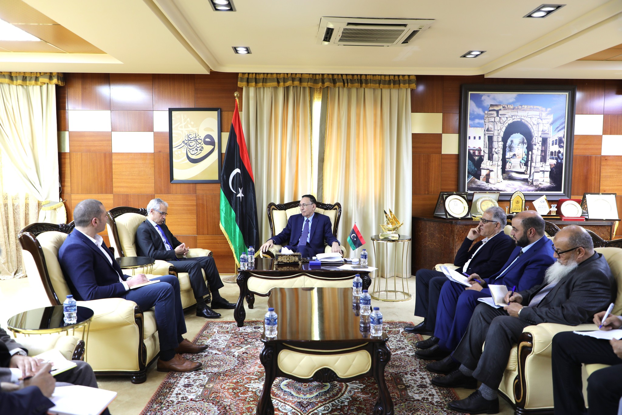 الحويج يدعوا الشركات الفرنسية للاستثمار في ليبيا ويبدي استعداد وزارته لتقديم كافة التسهيلات.