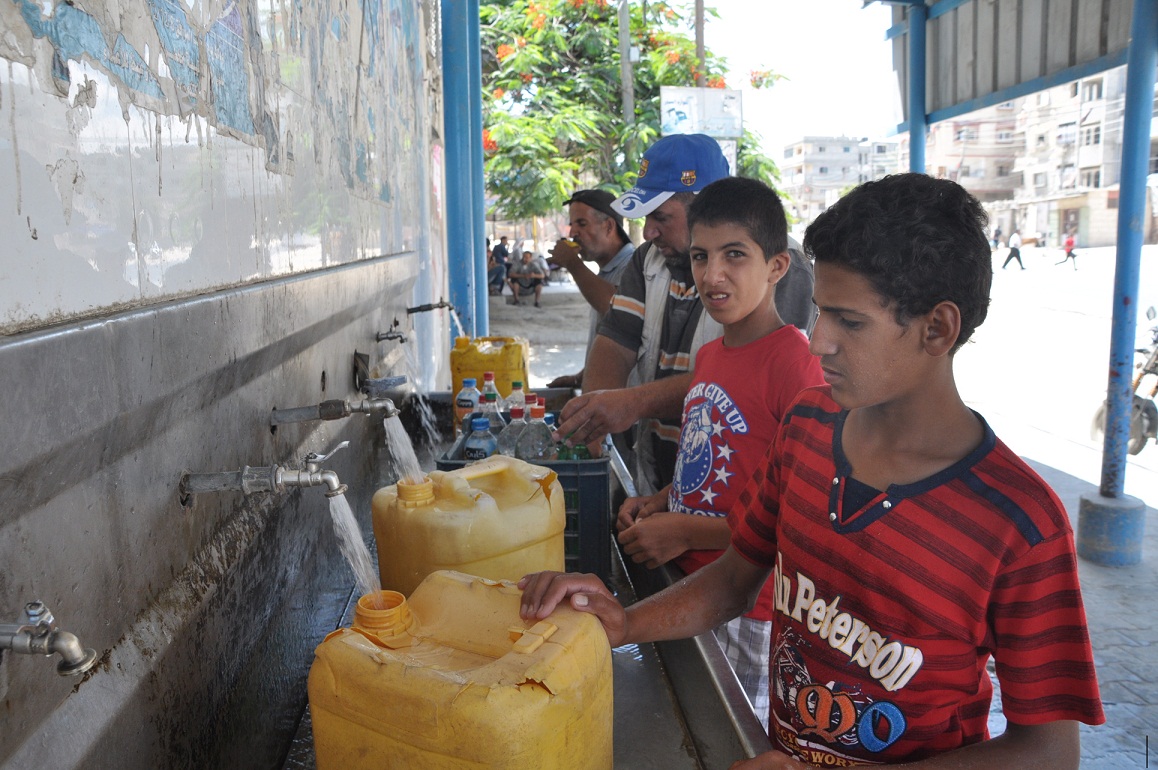 المكتب الإعلامي الحكومي في قطاع غزة  يطالب بتحرك عاجل لمعالجة أزمة المياه وإنقاذ سكان القطاع من العطش  