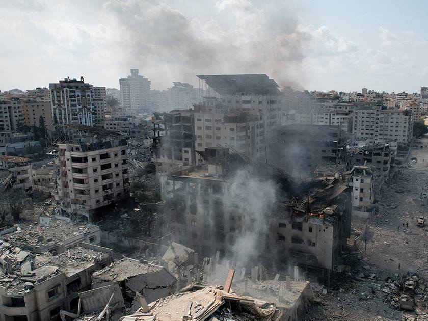  شهداء وجرحى في قصف اسرائيلي استهدف مناطق وسط وجنوب قطاع غزة . 