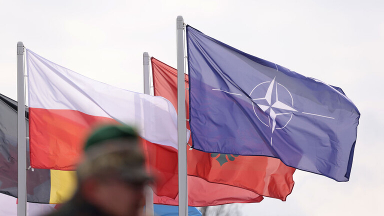 بولندا تعلن استعدادها لنشر سلاح نووي على أراضيها 