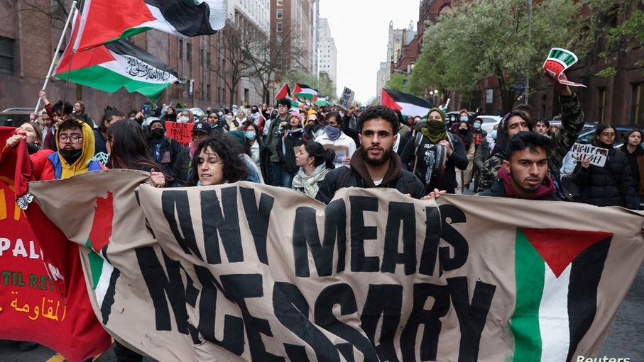  شرطة  ولاية نيويورك  تقتحم جامعة كولومبيا  وتعتقل أكثر من مائة طالب من المتظاهرين في مخيم التضامن مع غزة