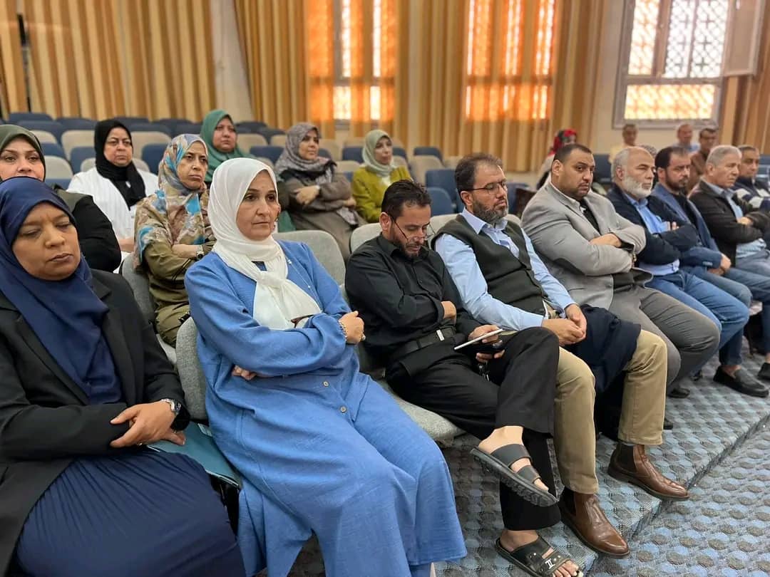 مراقب التعليم ببلدية طرابلس المركز  تناقش مع مديري المدارس  الإستعدادات للإمتحانات  واستكمال ومراجعة المناهج .