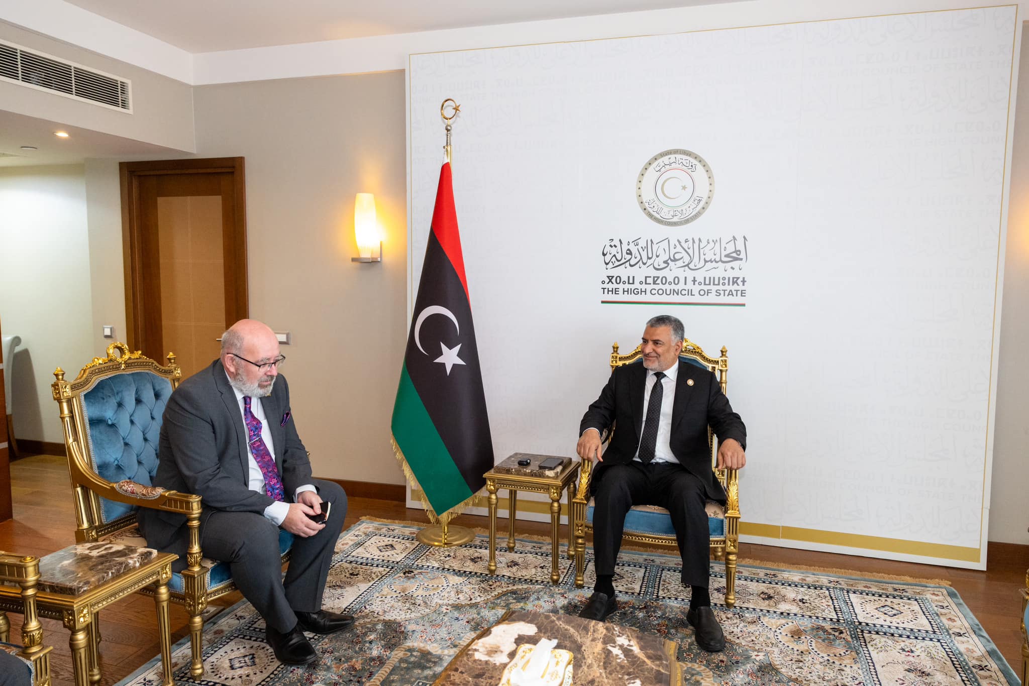 تكالة والسفير البريطاني لدى ليبيا يستعرضان تطورات الأوضاع السياسية في البلاد.