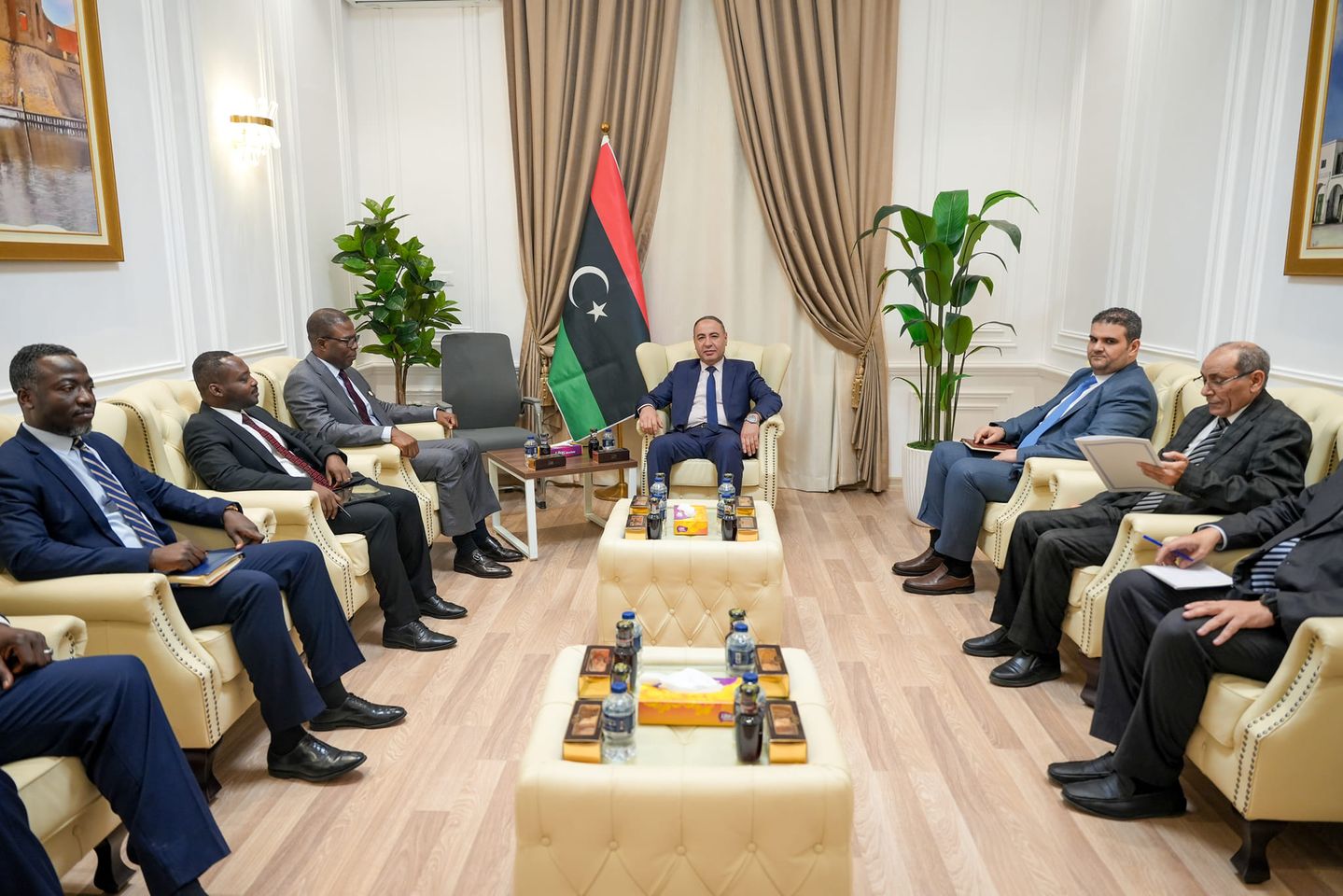 مناقشة علاقات التعاون بين ليبيا وغانا