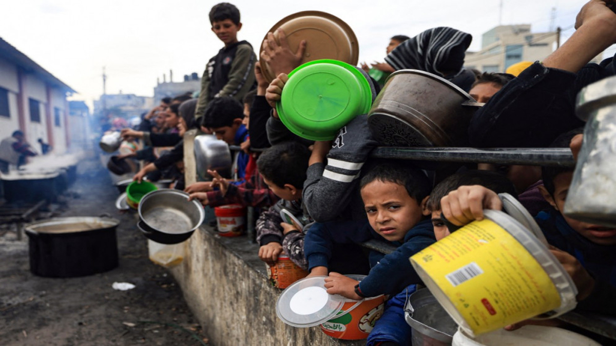 برنامج الأغذية العالمي: نصف سكان قطاع غزة يعانون من الجوع.