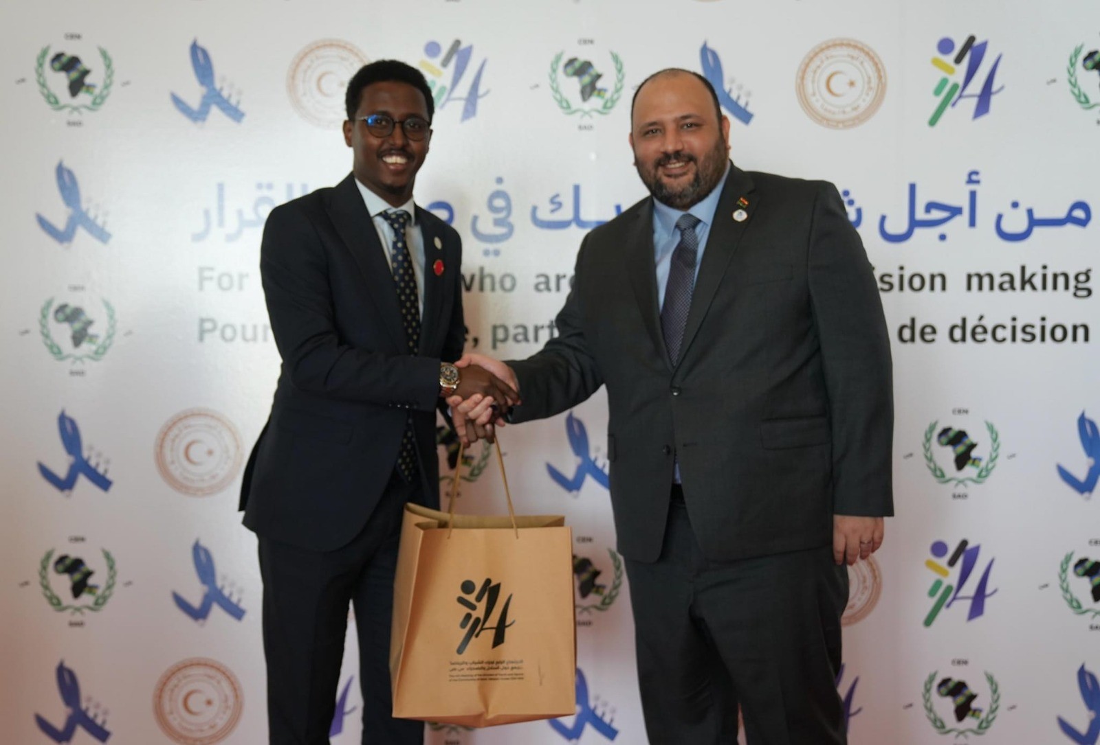 الزني يلتقي وزير الشباب والرياضة الصومالي.