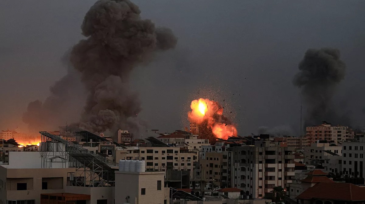 ثمانية شهداء وعشرات الجرحى في قصف إسرائيلي على وسط غزة