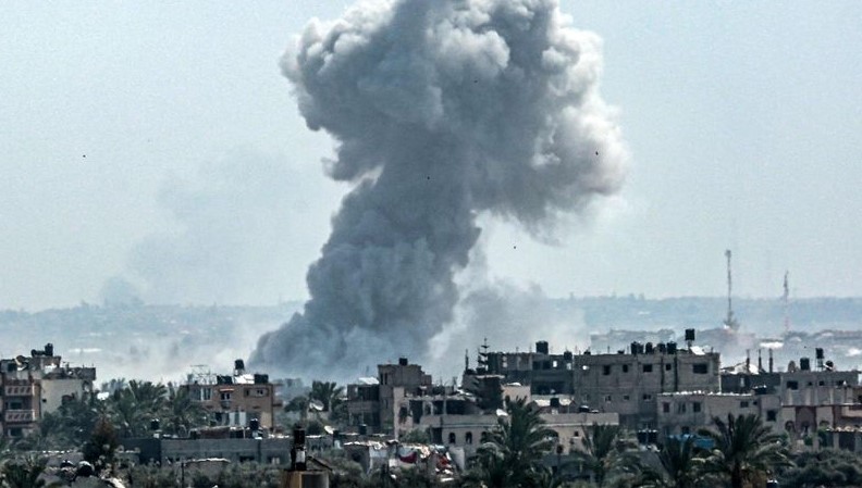 استشهاد 6 فلسطينيين في قصف لقوات الاحتلال الإسرائيلي على رفح جنوبي قطاع غزة