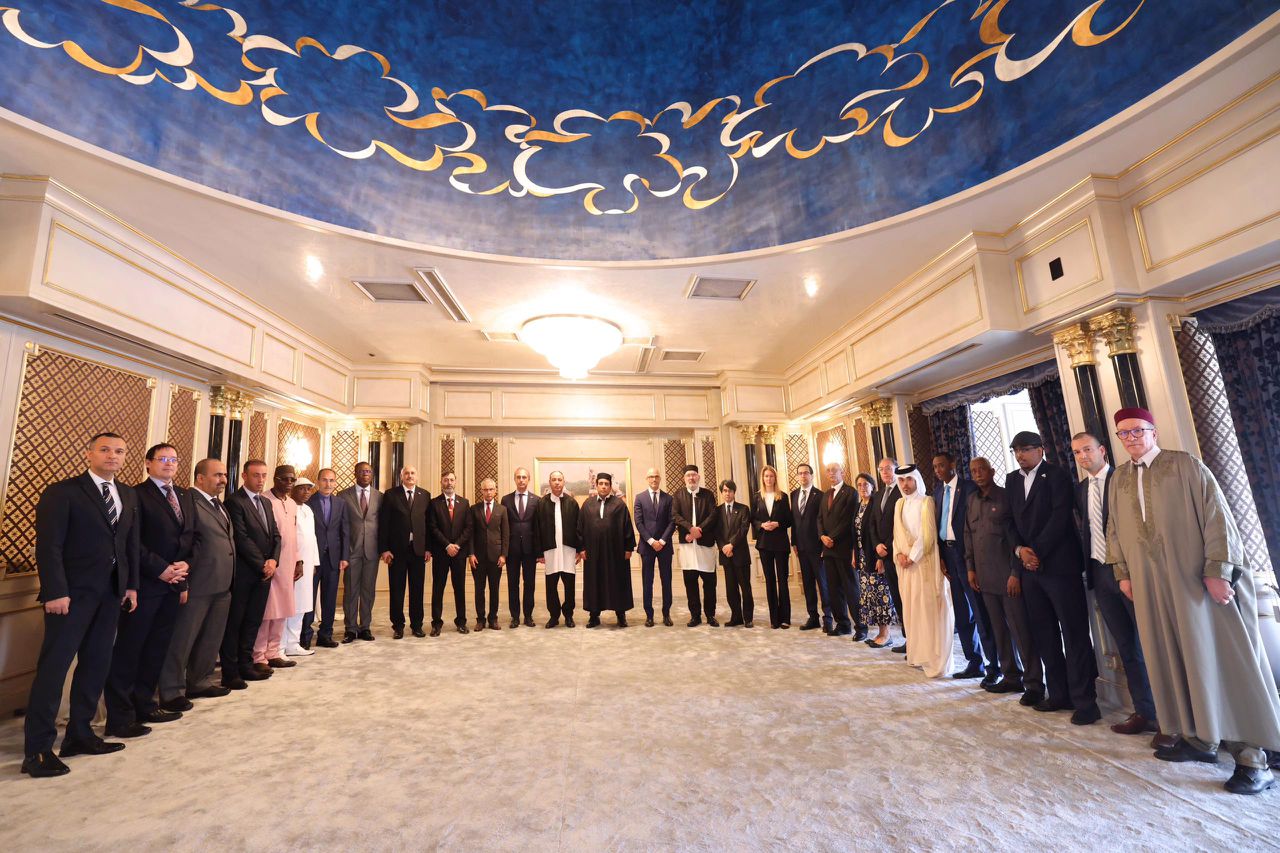 المنفي خلال حفل معايدة  يستقبل السفراء المعتمدين لدى ليبيا وعدداً من الضيوف .