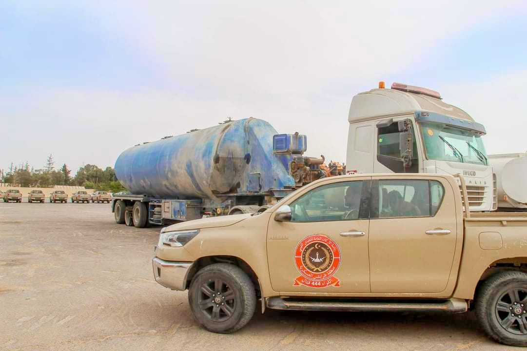 مفارز الجيش الليبي الصحراوية تتمكن من ضبط شاحنات وقود معد للتهريب عبر الحدود الجنوبية للبلاد.