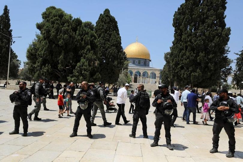 مئات المستعمرين يقتحمون المسجد الأقصى بحماية شرطة الاحتلال