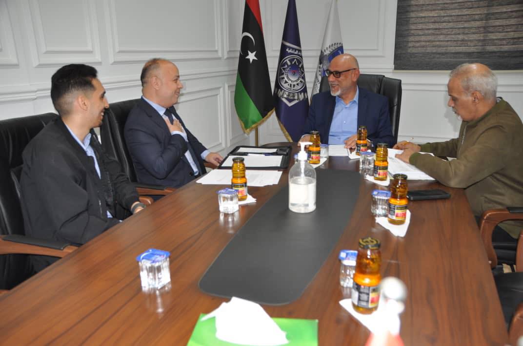 بحث أوجه التعاون الأمني بين وزارتي الداخلية الليبية والتركية بطرابلس.