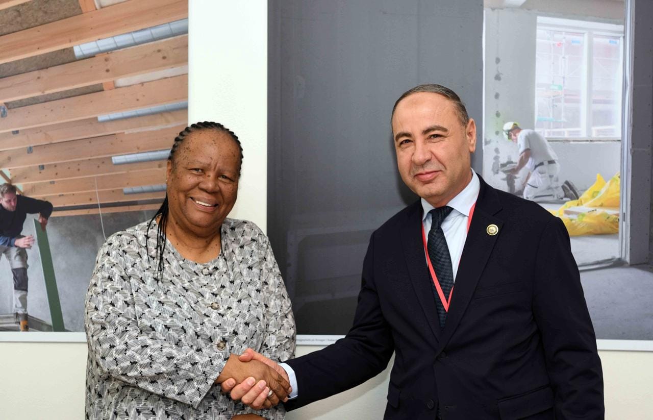 Al-Baaour meets with the South African Foreign Minister.