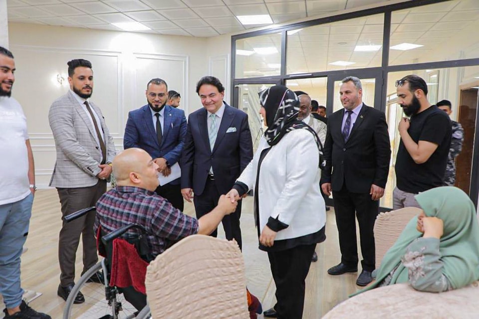 وفد خبراء الجامعة العربية يختتم عمله بزيارة دار الوفاء لرعاية العجزة والمسنين .