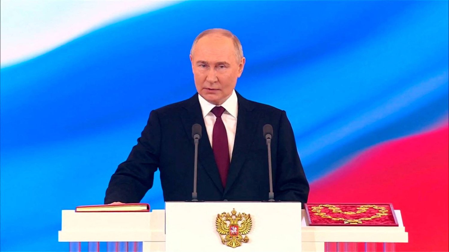 الرئيس الروسي فلاديمير بوتين يؤدي اليمين الدستورية لولاية رئاسية خامسة 