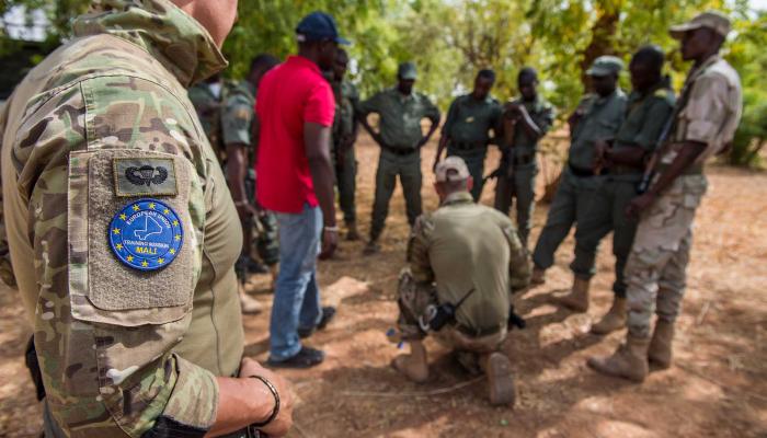 الاتحاد الأوروبي ينهي تفويض بعثته لتدريب القوات العسكرية في مالي.