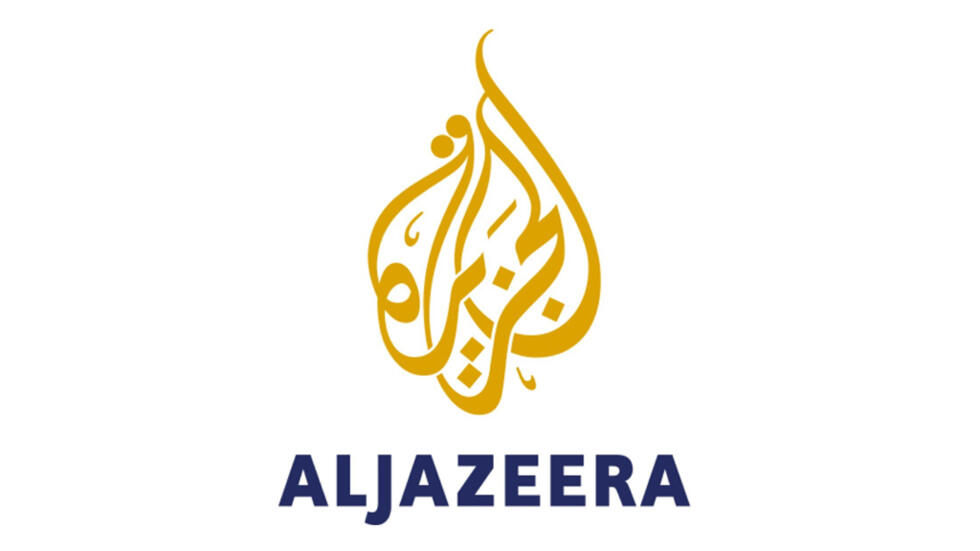 سلطات الاحتلال تقتحم استوديو قناة الجزيرة بالناصرة وتصادر معداته .