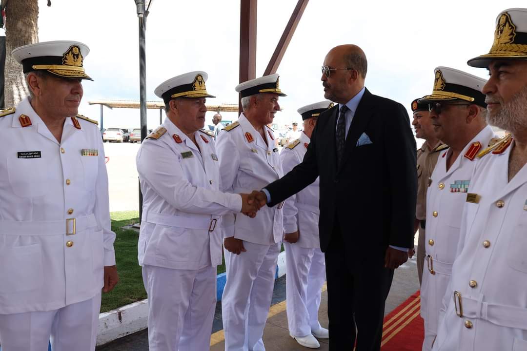   الكوني يزور رئاسة أركان القوات البحرية ويجتمع مع الضباط وآمري الوحدات والشعب التابعة لسلاح البحرية. 