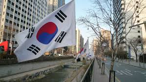 كوريا الجنوبية تسجل عجزاً اقتصاديا قياسياً في الربع الأول من هذا العام .