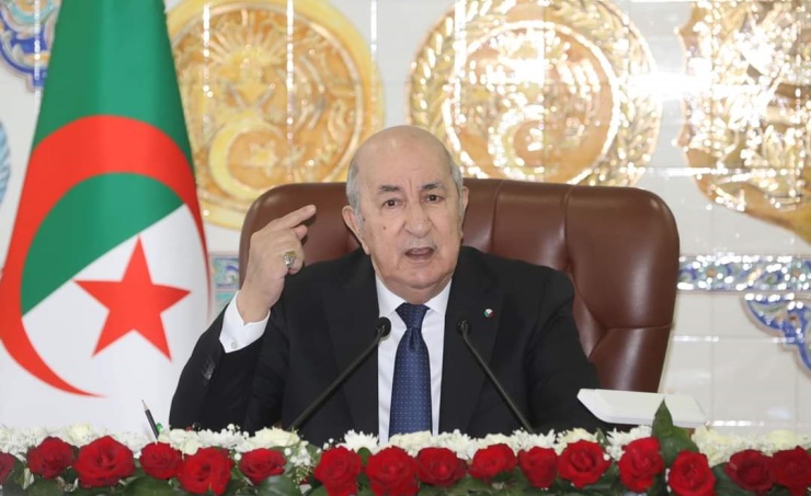 تبون : الجزائر دولة مسالمة وتربطها علاقات طيبة مع محيطها الإقليمي والدولي . 