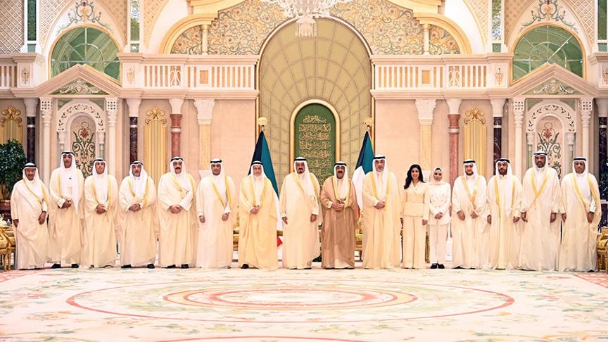  حكومة الكويت الجديدة تؤدي اليمين الدستورية .
