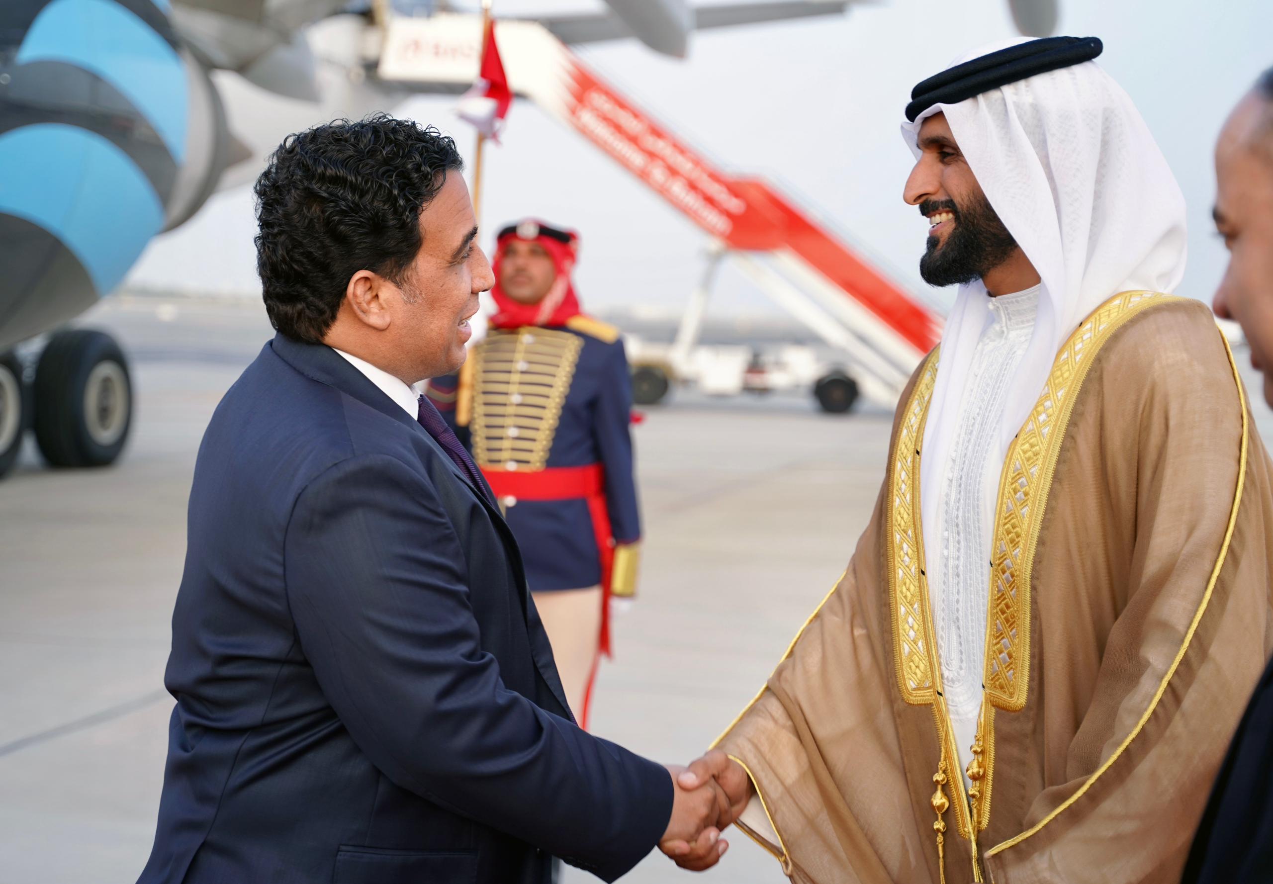 المنفي يصل البحرين للمشاركة في أعمال القمة العربية الـ33 .