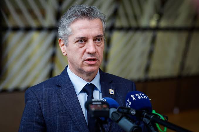 رئيس وزراء سلوفينيا يؤكد أن بلاده ستعترف بالدولة الفلسطينية الشهر المقبل.