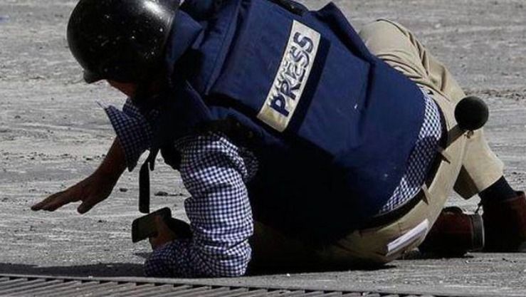 قوات الاحتلال تطلق النار صوب طواقم الصحفيين في جنين. 