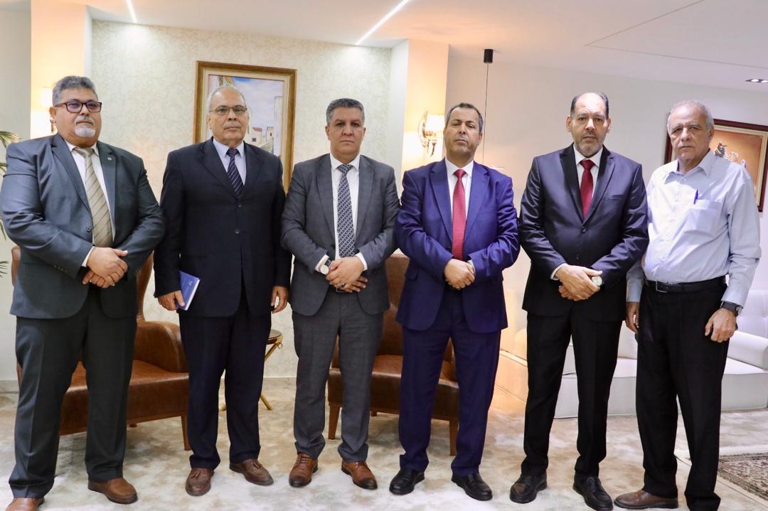 وزير التربية والتعليم  يبحث  في جلسة حوارية مع  رئيس وأعضاء المنظمة الليبية للمثقفين عددا من القضايا والتحديات المشتركة  التي تخص قطاع التعليم  .