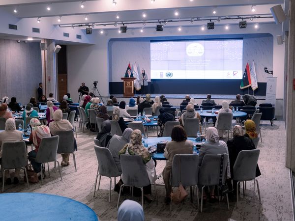 البعثة الأممية لدى ليبيا تجدد التزامها بتعزيز الإدماج الكامل للمرأة الليبية في العملية السياسية. 