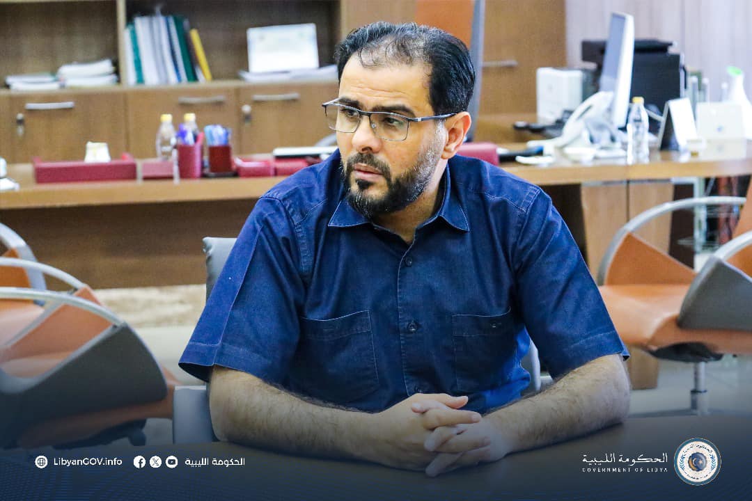 Hammad receives a report assessing the damage to public and private property in the city of Murzuq.