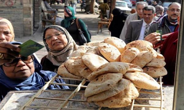 الحكومة المصرية : لا صحة لإصدار قرار بتقليص حصة المواطن من الخبز المدعم   .