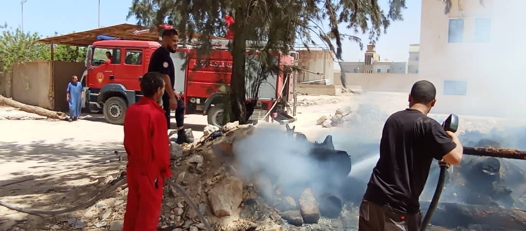 إخماد حريق اندلع داخل سور فرع الشركة العامة للكهرباء بمدينة اجدابيا.