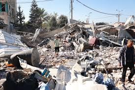 ارتفاع عدد قتلى الغارة الجوية للصهاينة  على مدرسة تابعة  للاونرو ا في وسط غزة إلى 37 شهيدا .
