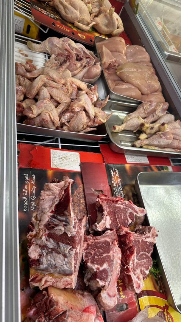 تواصل جولات مفتشي مركز  الرقابة على محال بيع اللحوم ببلدية حي الاندلس .
